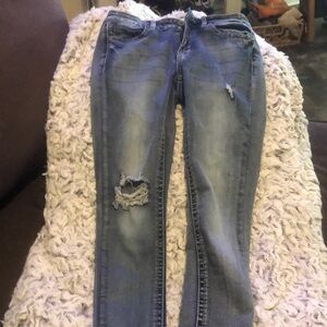 True luck distressed capri jeans. Size 9/10